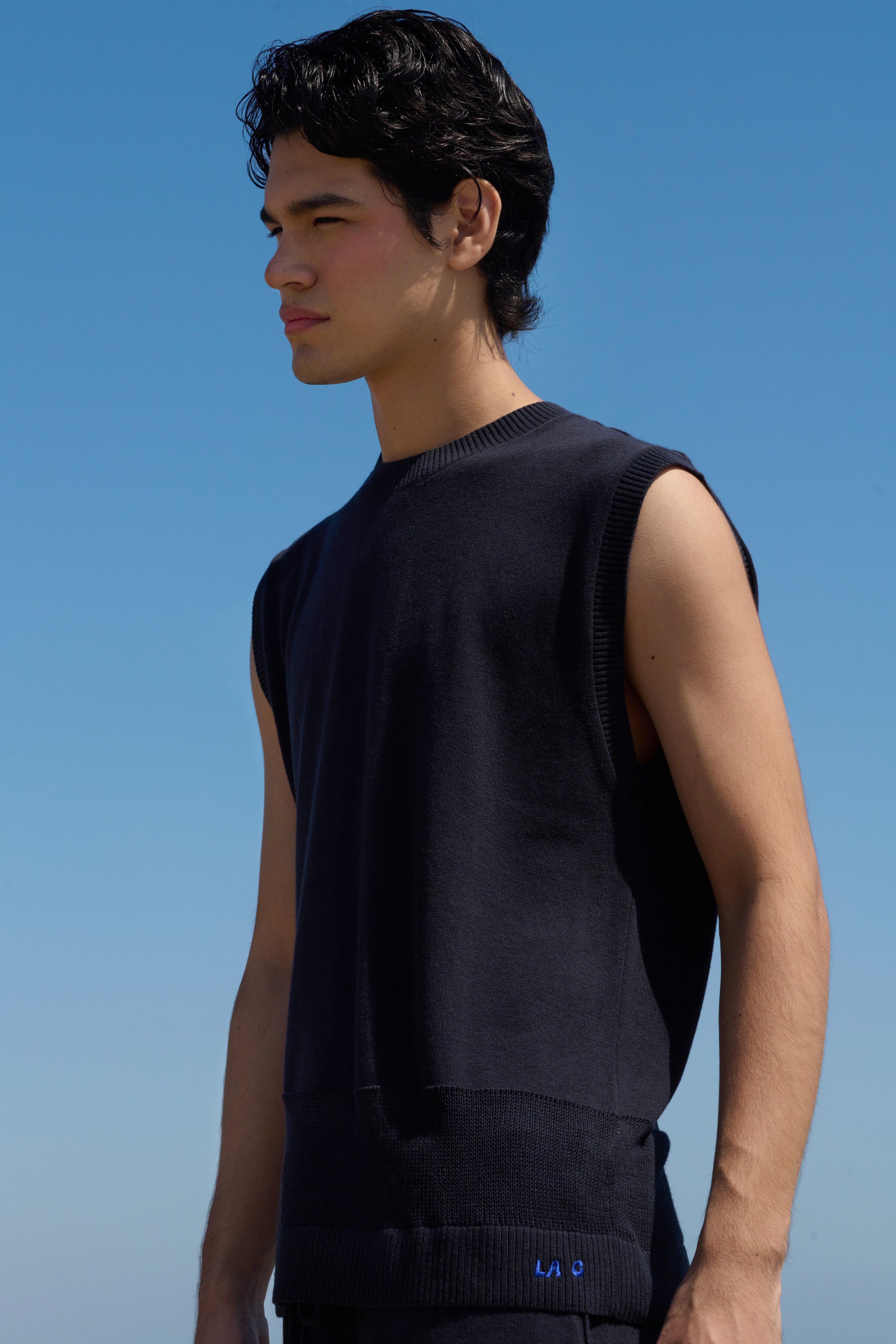 LA G Men's Knit Vest - Charcoal
