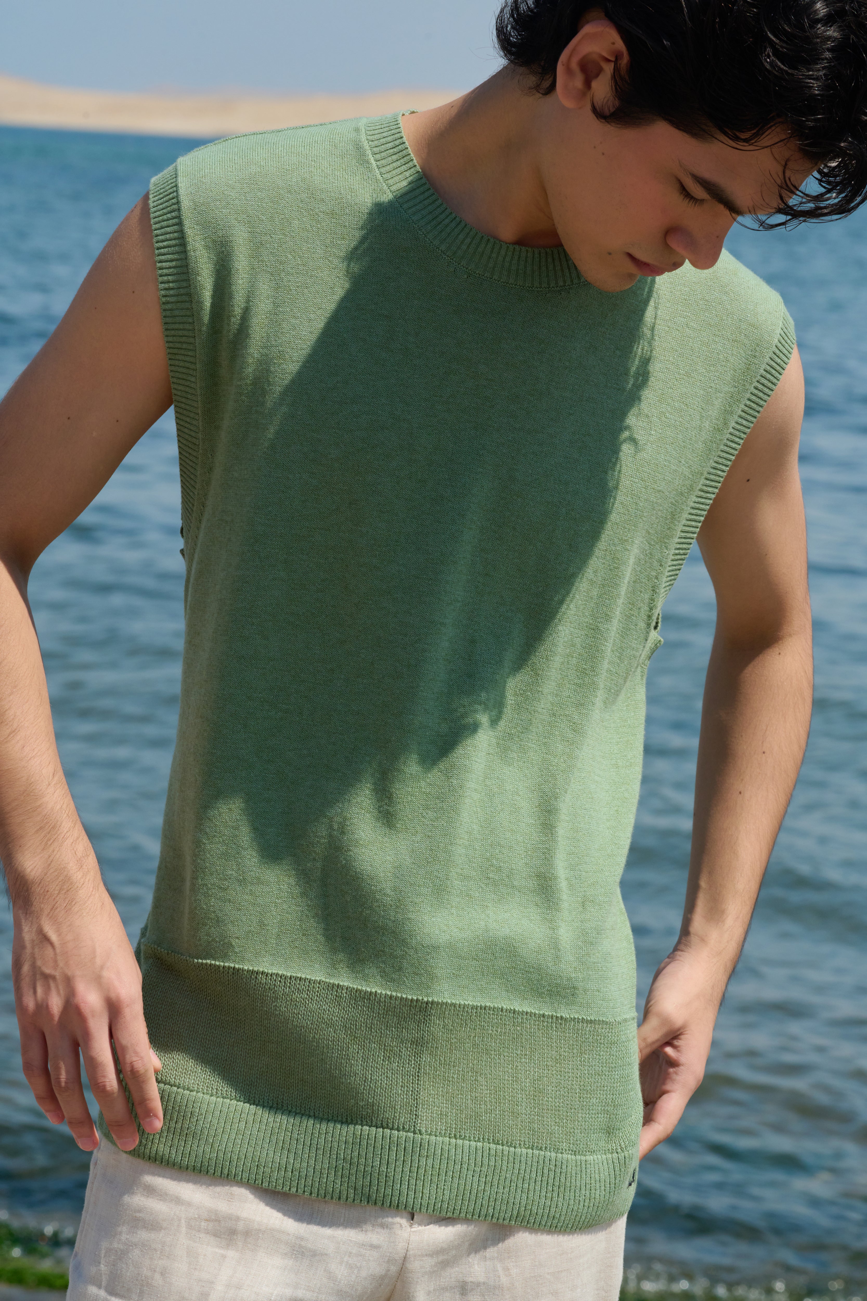 LA G Men's Knit Vest - Khaki